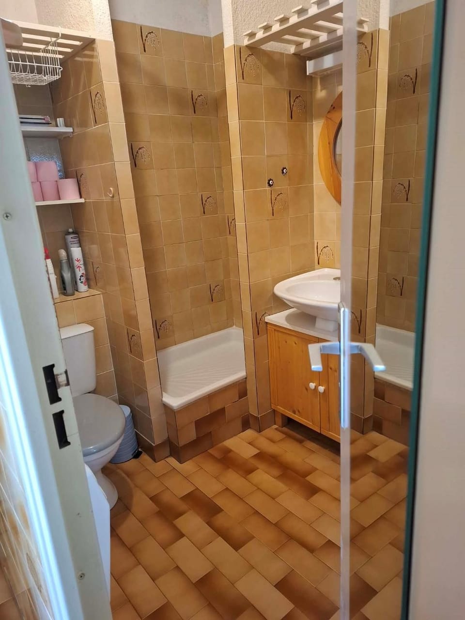 Shower, Toilet