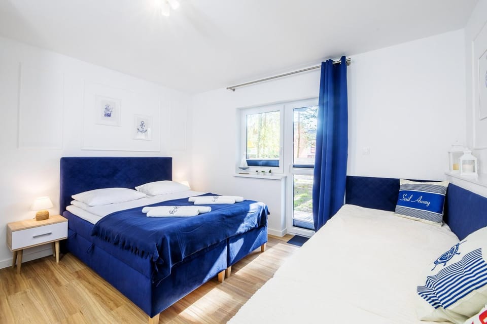 Bed, Photo of the whole room, Bedroom, Garden view