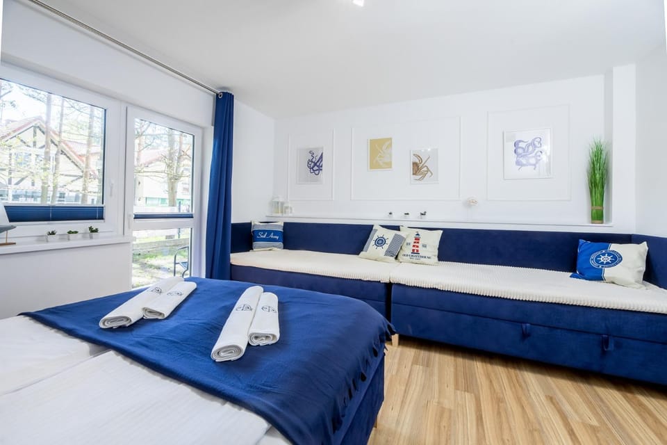 Bed, Photo of the whole room, Bedroom, Garden view