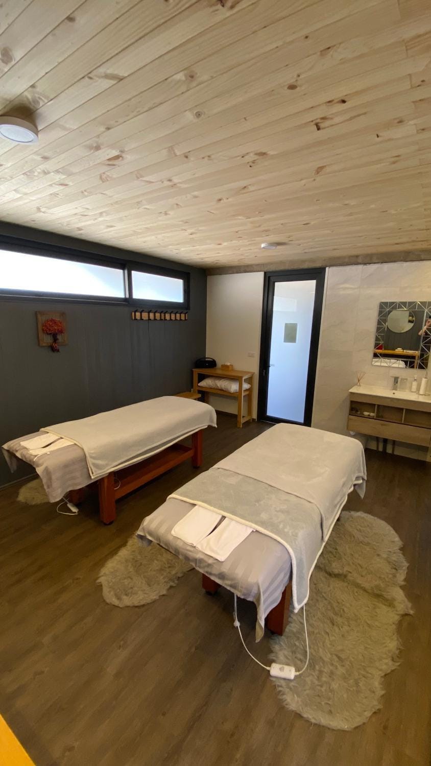Massage, Spa and wellness centre/facilities