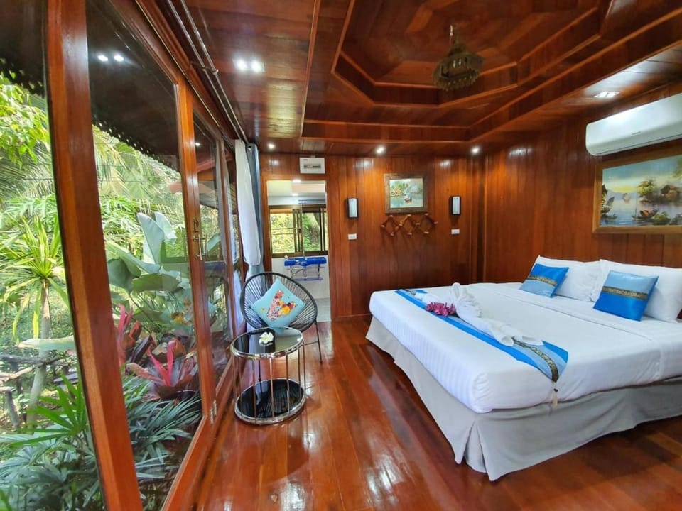 บ้านสวนในฝัน-ตลาดน้ำท่าคา Bed and Breakfast in Thailand