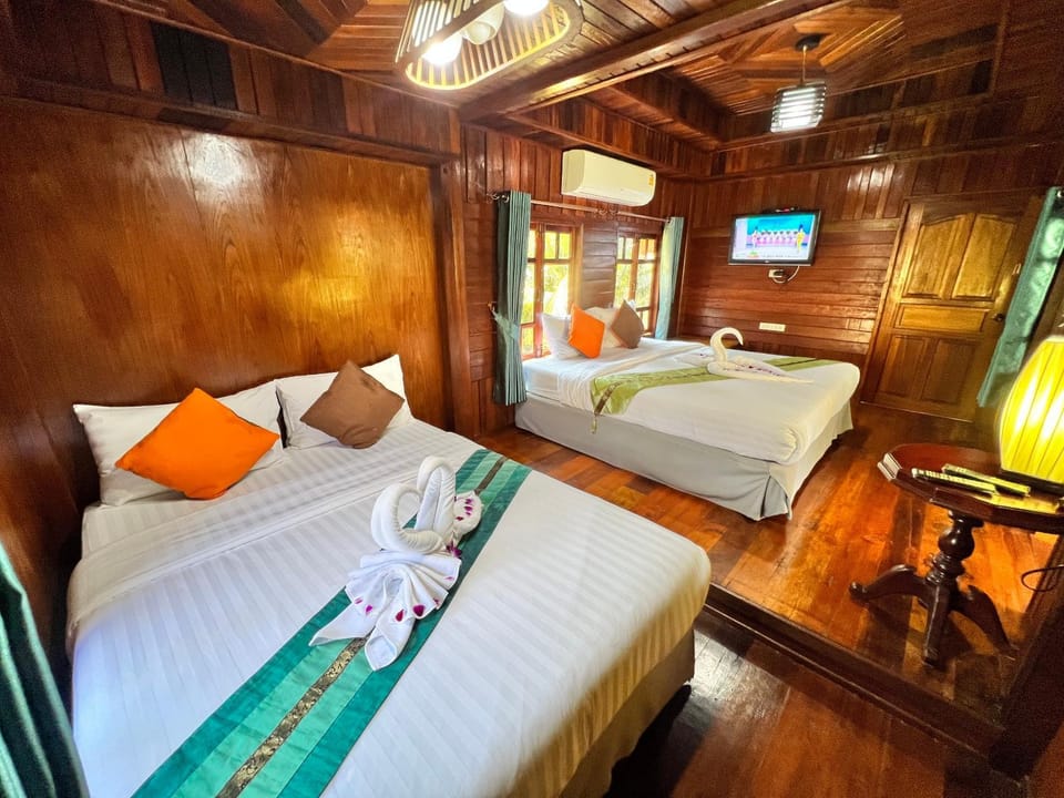 บ้านสวนในฝัน-ตลาดน้ำท่าคา Bed and Breakfast in Thailand