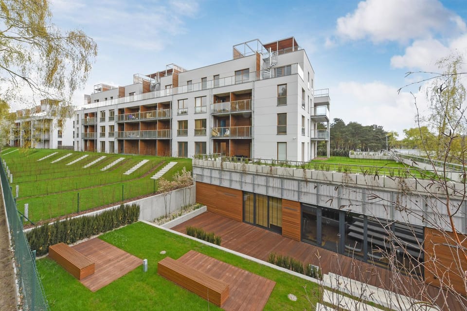 Facade/entrance, Floor plan