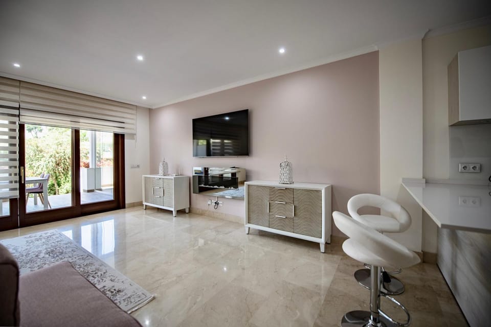 Luxury apartment at Lomas del Rey, Puente Romano Apartment in Marbella
