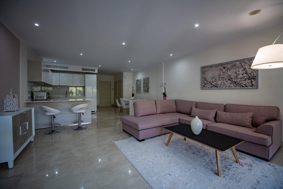 Luxury apartment at Lomas del Rey, Puente Romano Apartment in Marbella