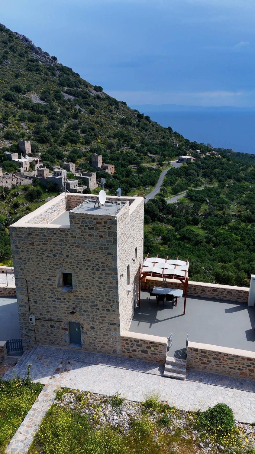 Soloterra tower Bed and Breakfast in Peloponnese Region