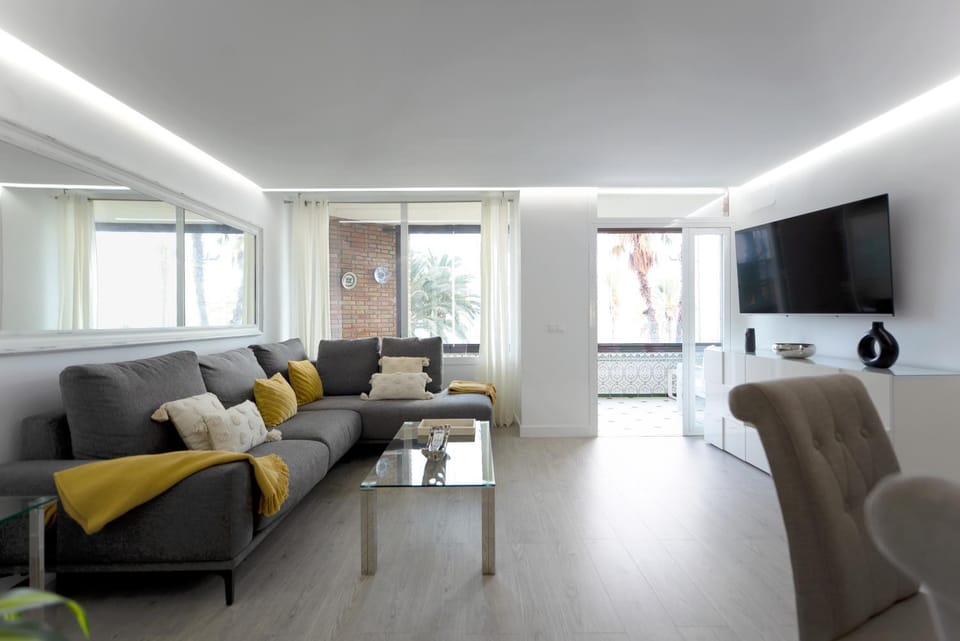 Communal lounge/ TV room, Neighbourhood, TV and multimedia, Living room, Lounge or bar, Seating area, Beach, Sea view, Sea view, Sunrise, Sunset, heating, internet, air conditioner