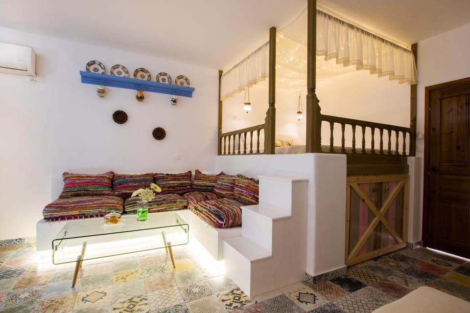 Living room, bunk bed