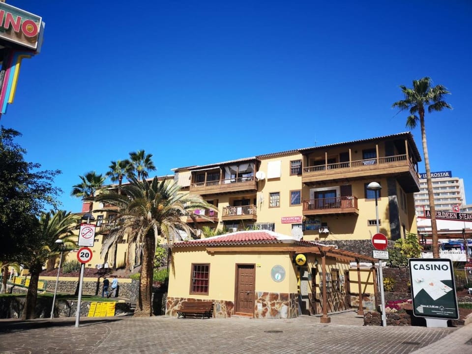Property building, Street view
