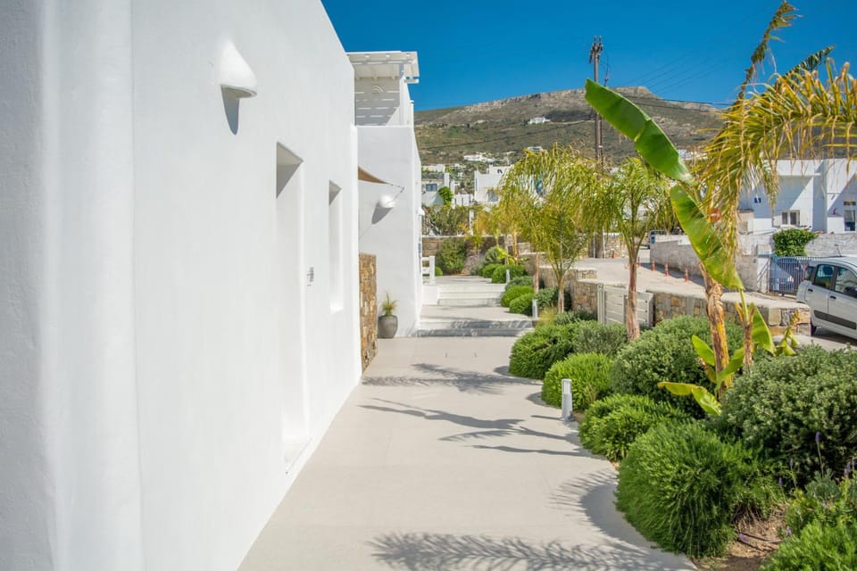 White Blossom Hotel in Paros