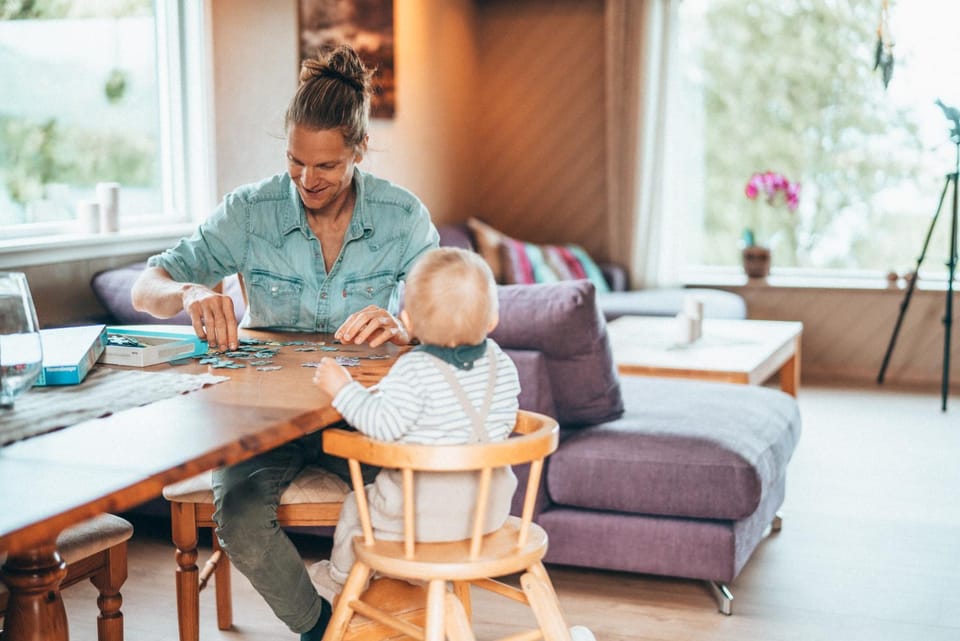 Living room, Seating area, Dining area, children, Family