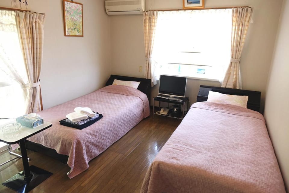 Bed, Bedroom, air conditioner