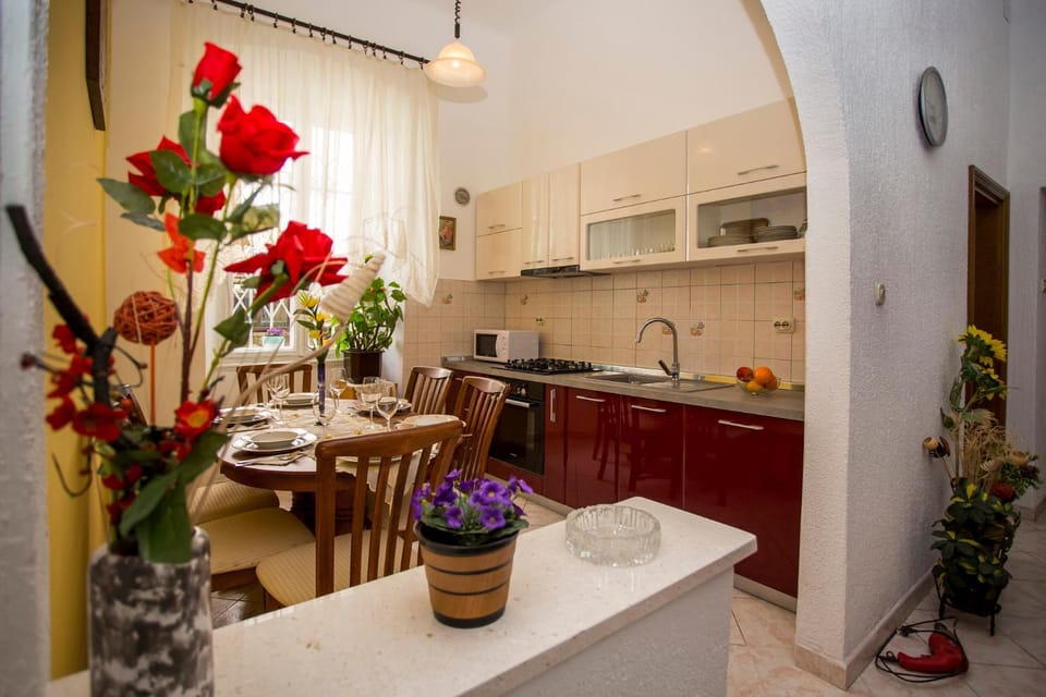 Property building, Kitchen or kitchenette