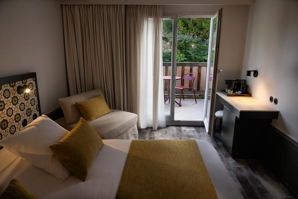Property building, Photo of the whole room, Bedroom