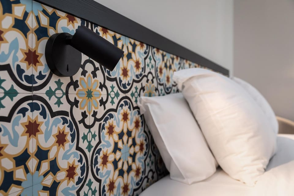 Photo of the whole room, Decorative detail, Bedroom