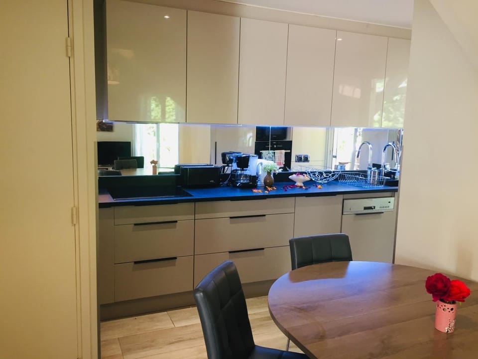 Villa 3 room AC bus stop pool parking 2 min beach by car Villa in Cannes