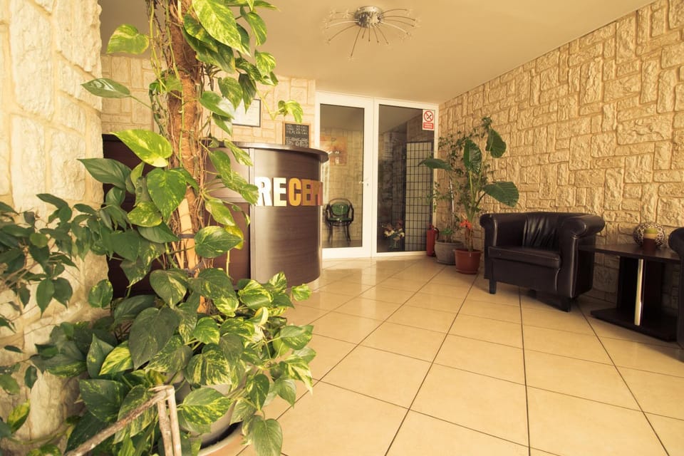 Lobby or reception, Other, Decorative detail, Seating area, On site