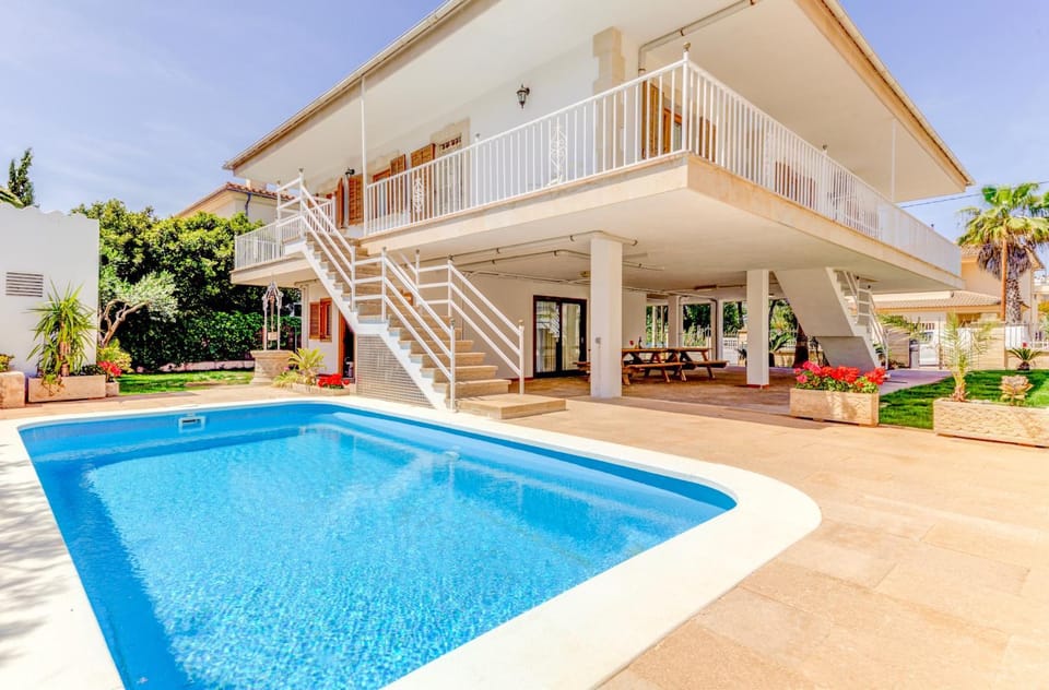 View (from property/room), Balcony/Terrace, Pool view