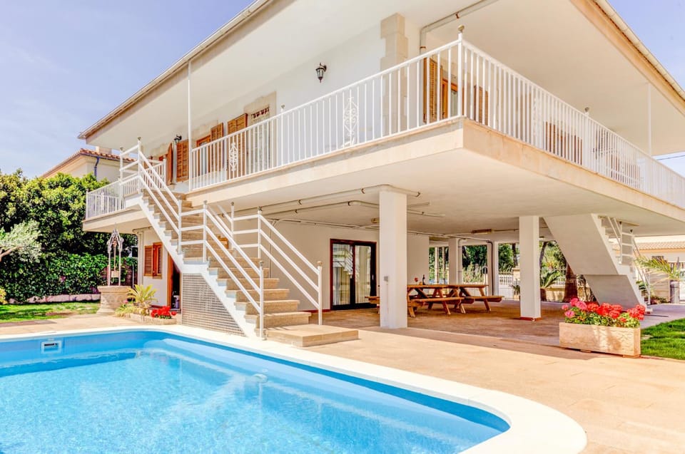 Property building, View (from property/room), Balcony/Terrace, Other, Swimming pool
