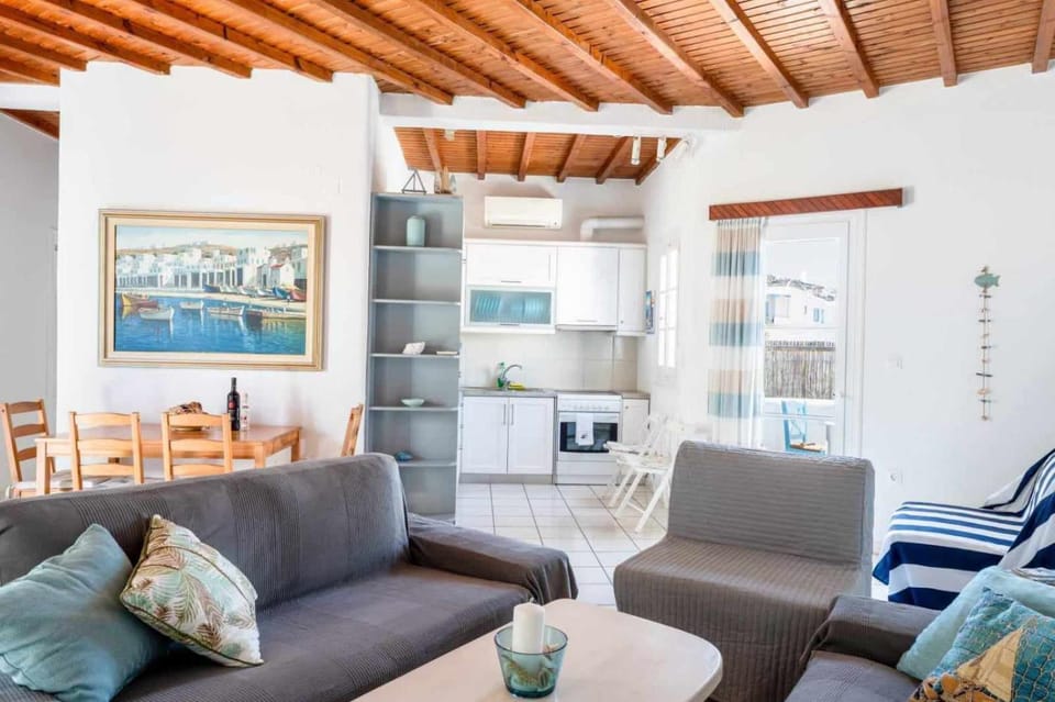 Magical Ornos! Beach House!Beach 1' walk-Mykonos town 2km House in Ornos
