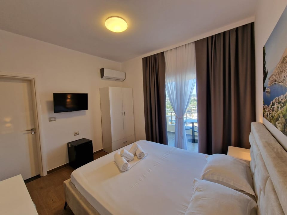 Bed, air conditioner