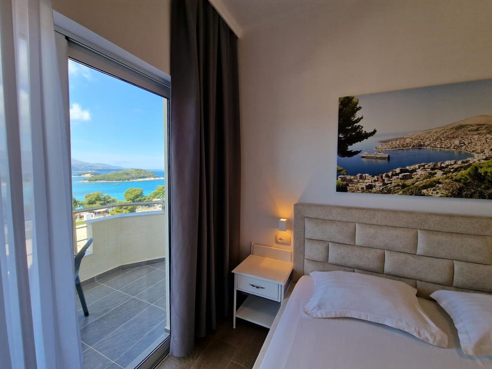 View (from property/room), Balcony/Terrace, Photo of the whole room, Sea view