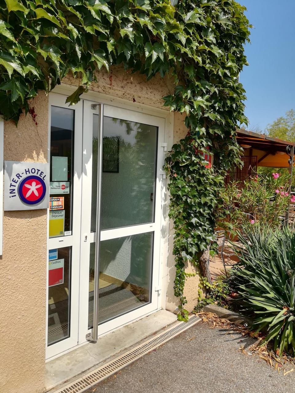 Property building, Facade/entrance