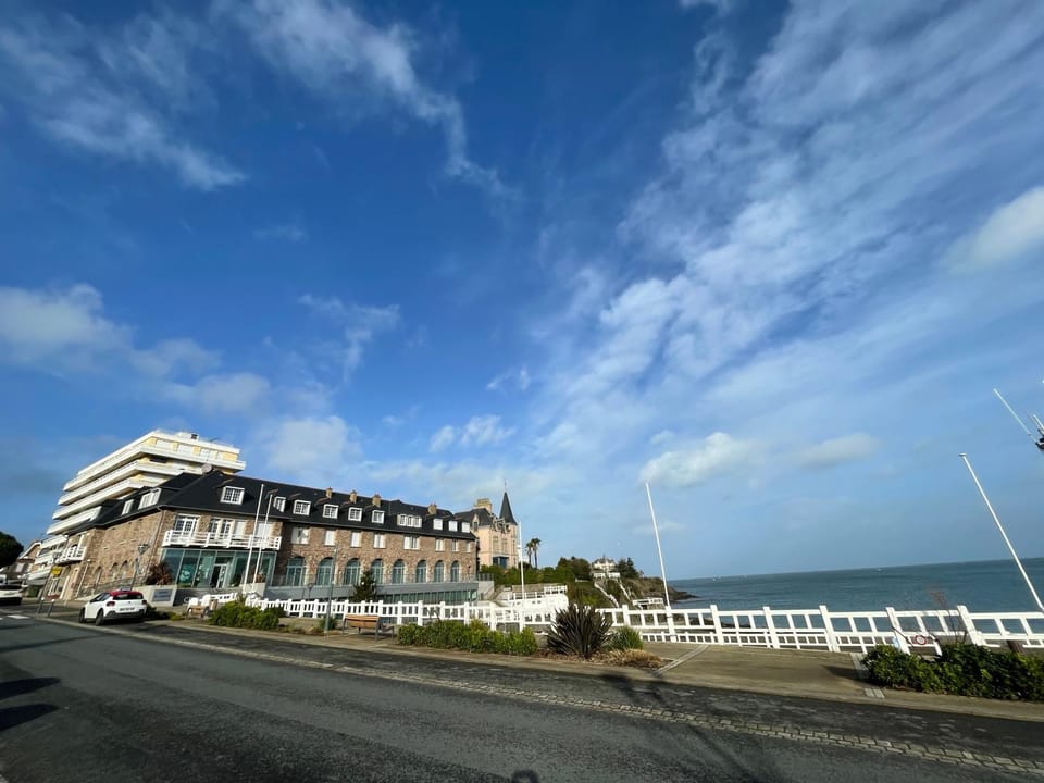 Property building, Neighbourhood, Beach, Beach