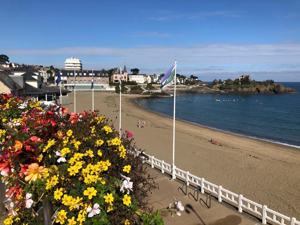 Property building, Beach