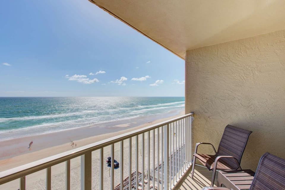 Pirates Cove Condo Unit #706 House in Daytona Beach Shores