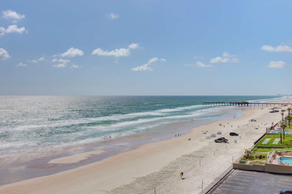 Pirates Cove Condo Unit #706 House in Daytona Beach Shores