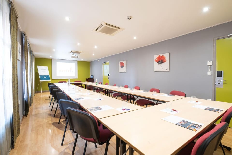 Meeting/conference room