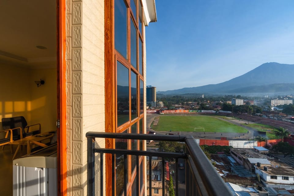 Balcony/Terrace, Mountain view