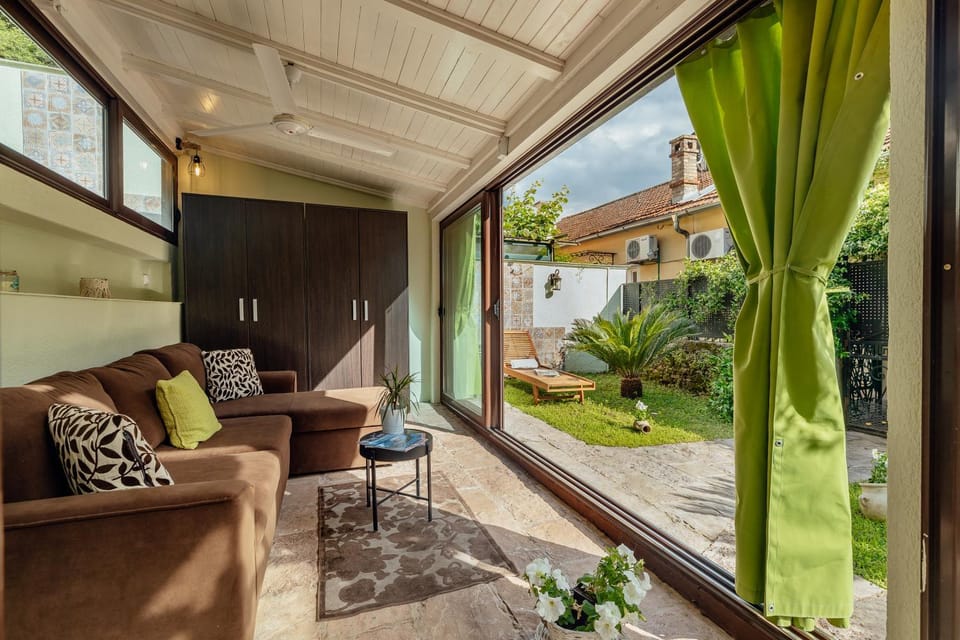 Patio, Spring, Day, Garden, View (from property/room), Balcony/Terrace, Living room, Seating area, Garden view