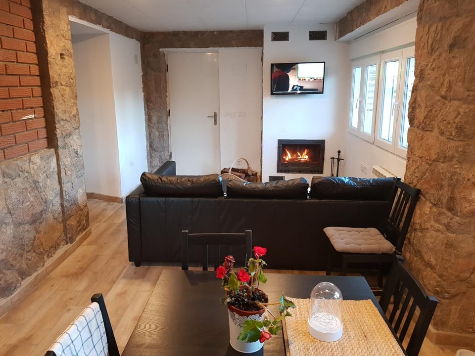 Living room, Seating area, Dining area, Area and facilities