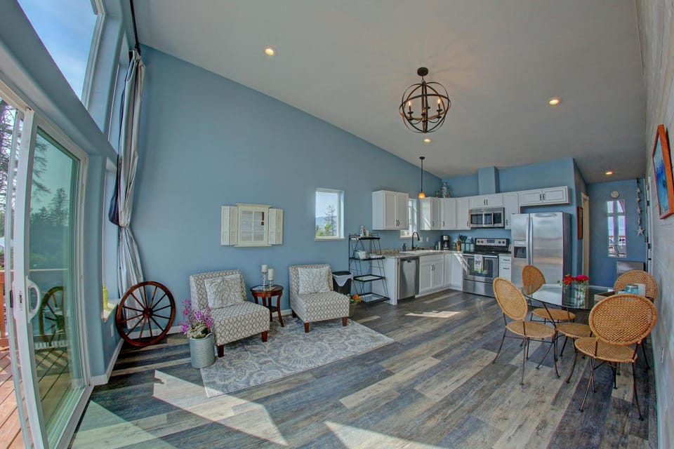 The Lighthouse Apartment hotel in Homer