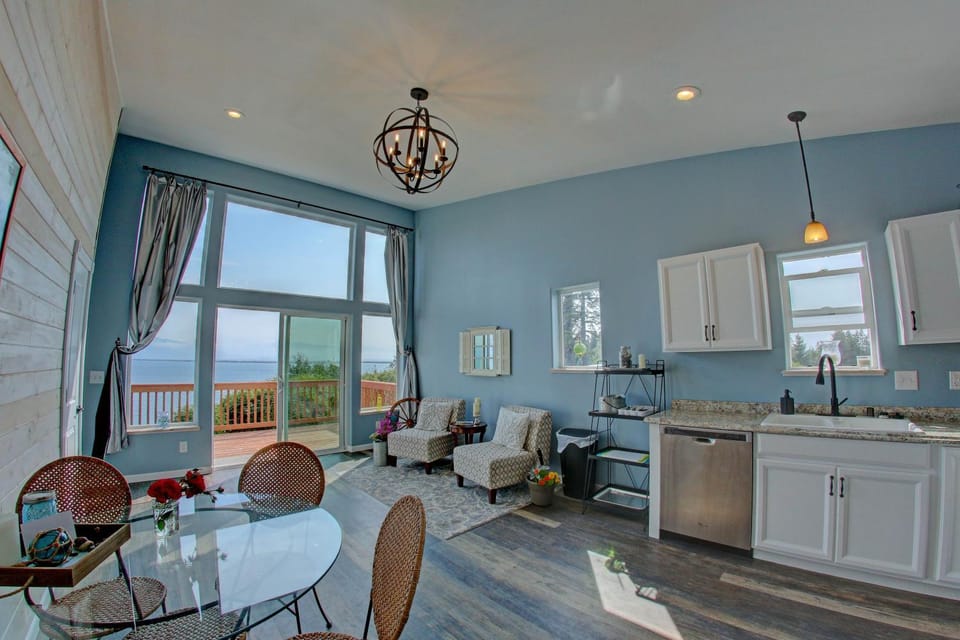 The Lighthouse Apartment hotel in Homer