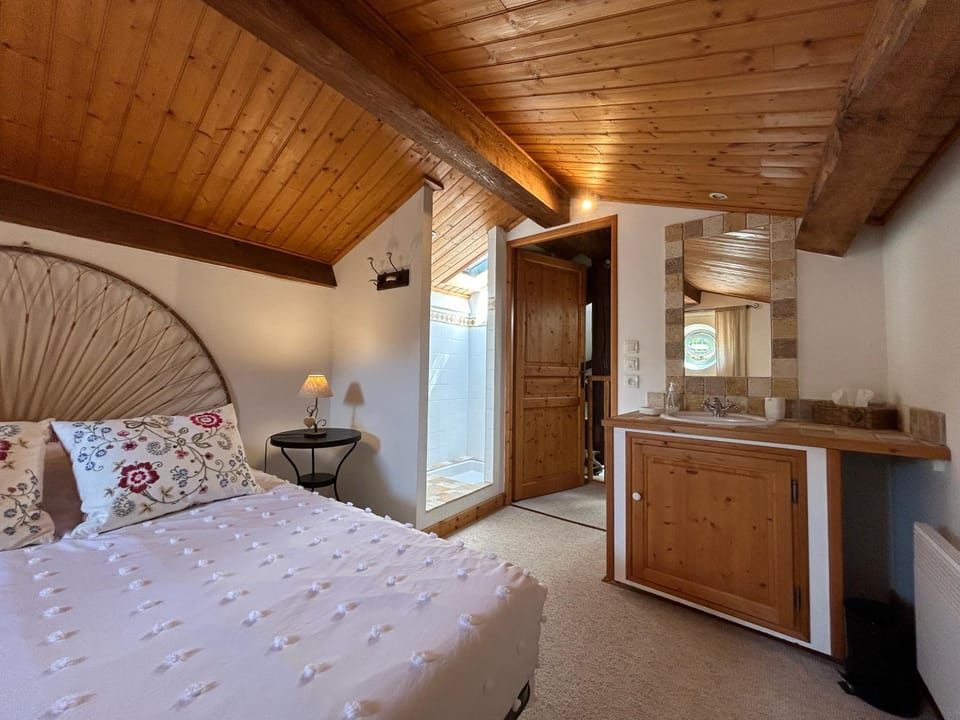 Bathroom, Bedroom