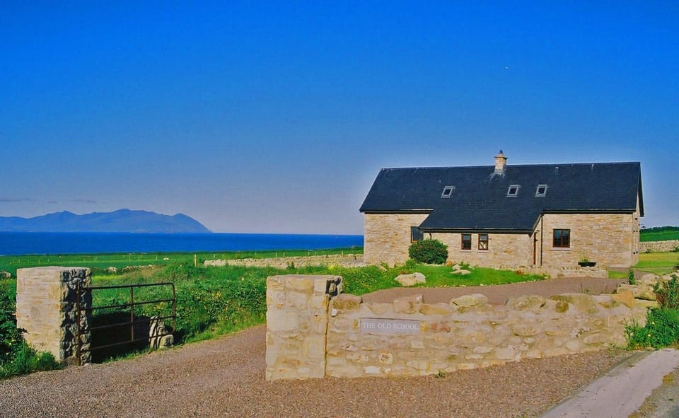 Patio, Facade/entrance, Garden, View (from property/room), Balcony/Terrace, Area and facilities