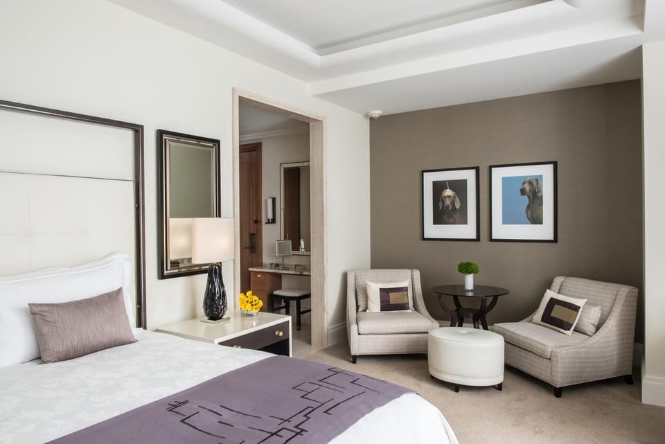 Seating area, Bedroom