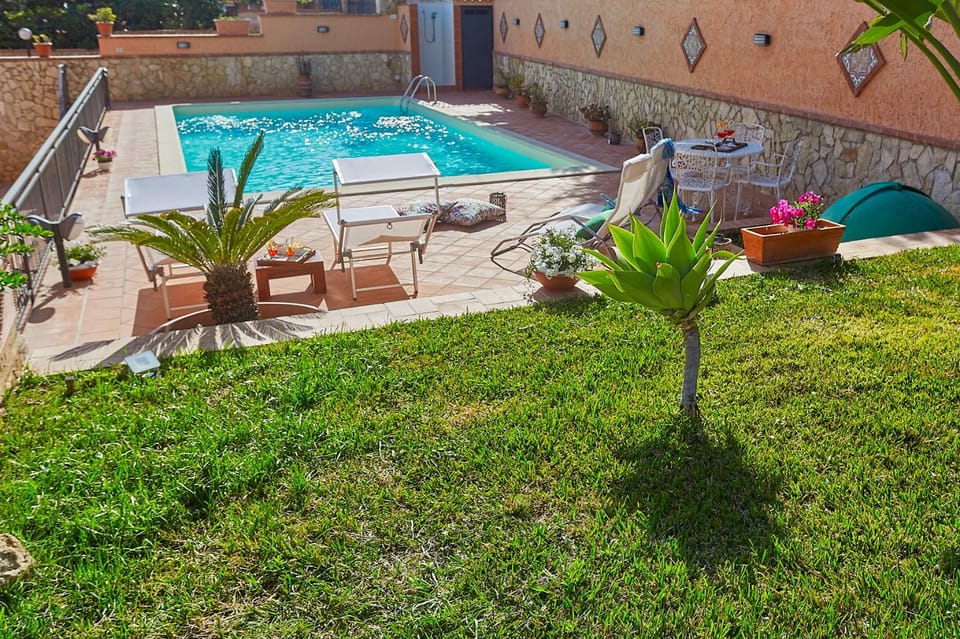 Garden, Pool view, Swimming pool, Swimming pool