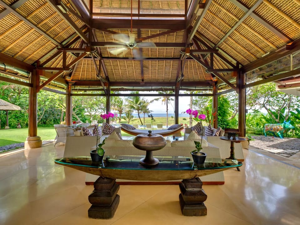 Patio, Day, Garden, Garden view, fireplace
