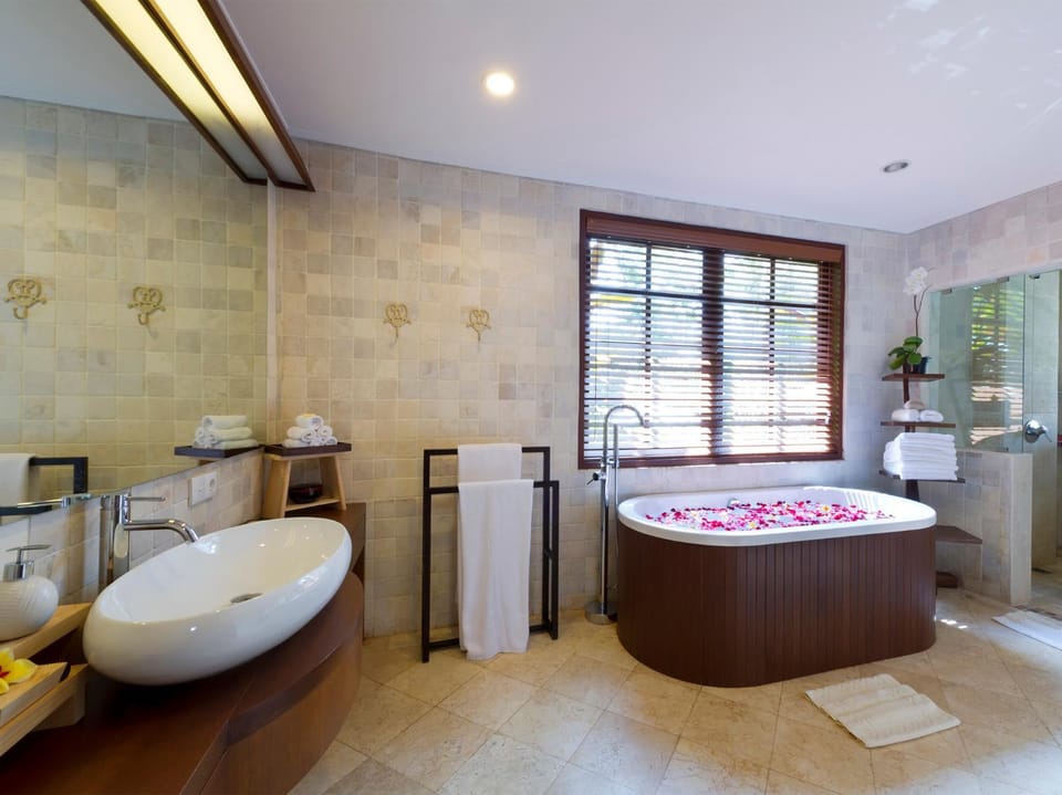Bathroom, Bath