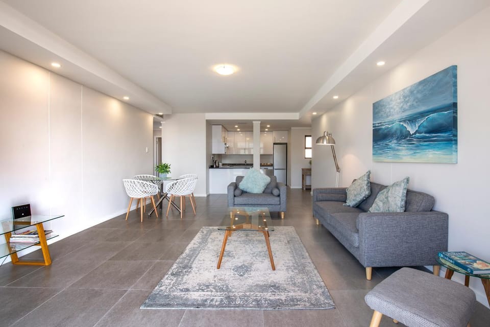 Stay at The Point - Spacious Sublime Stunner Apartment in Durban