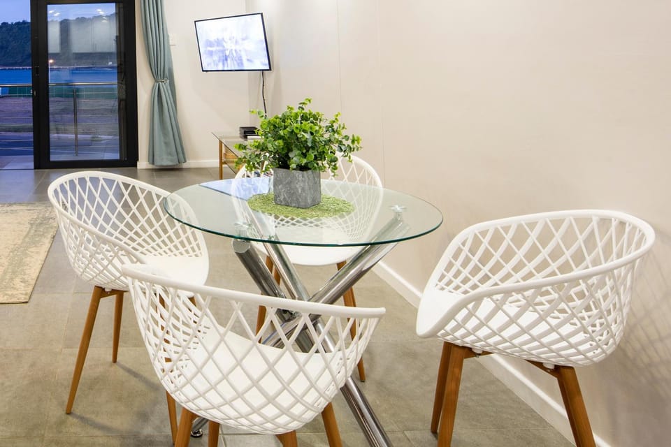 Stay at The Point - Spacious Sublime Stunner Apartment in Durban