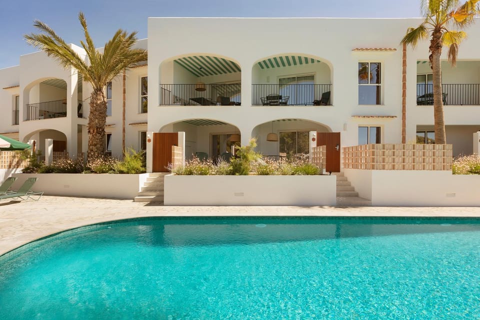 Property building, Pool view, Swimming pool