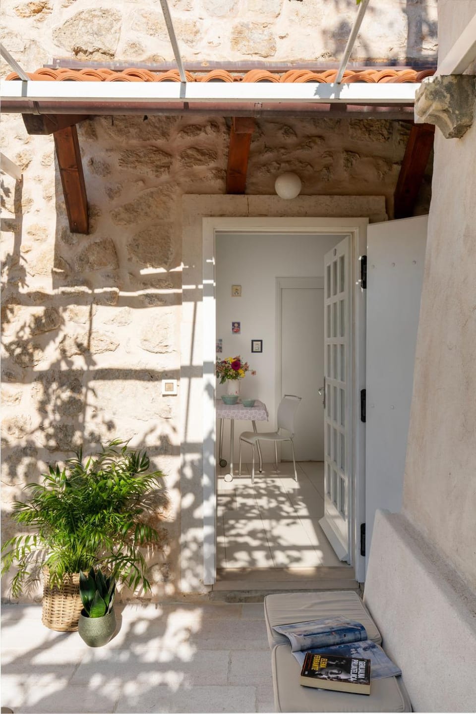 Facade/entrance, Day