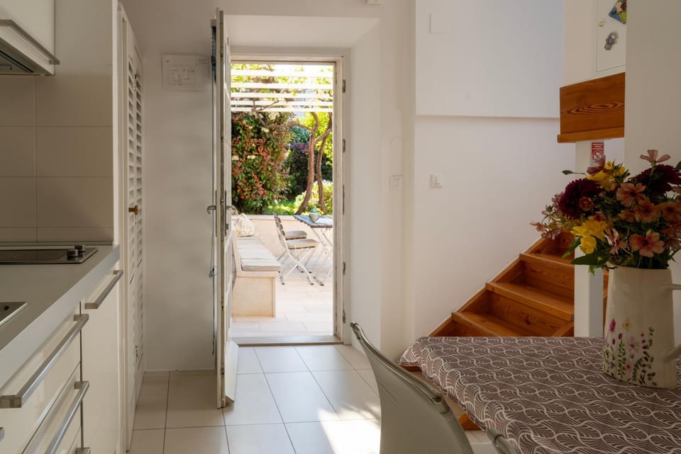 Balcony/Terrace, Decorative detail, Garden view, kitchen
