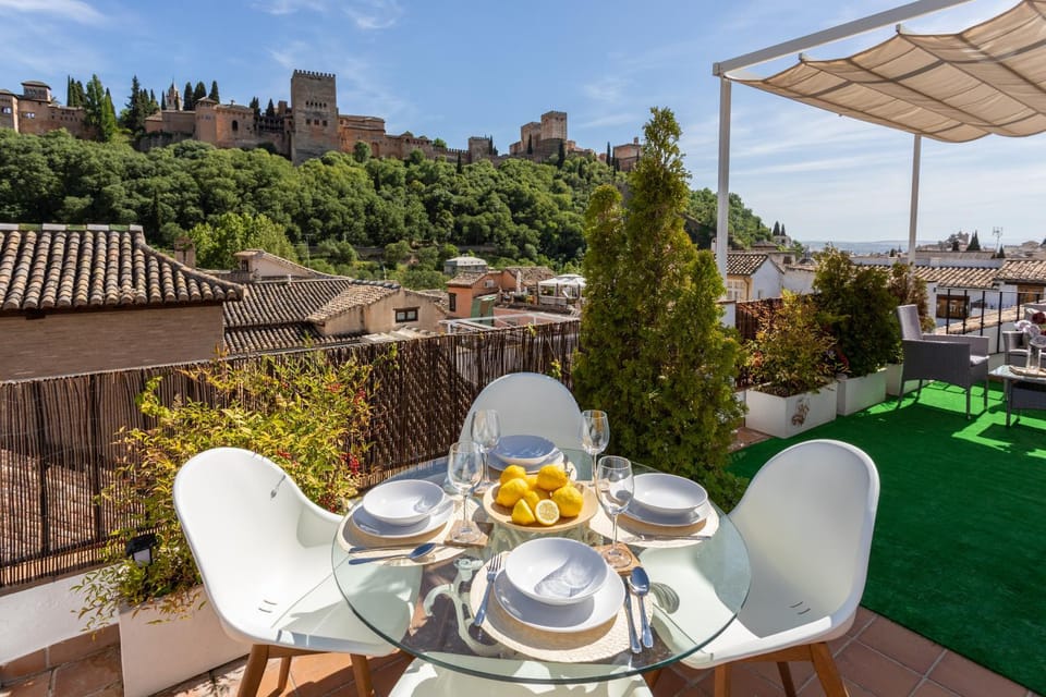 Balcony/Terrace, Landmark view