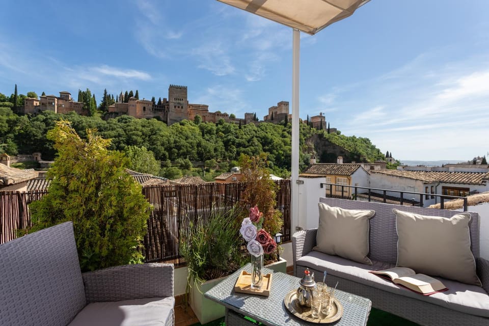 Balcony/Terrace, Landmark view